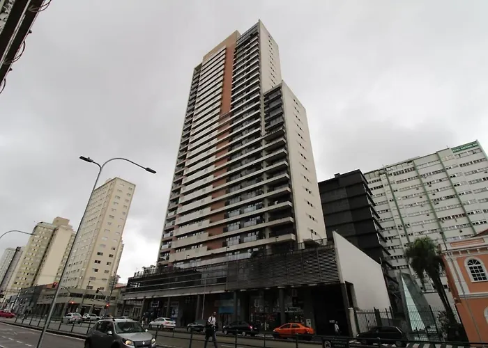 Prédio em frente ao shopping Estação
